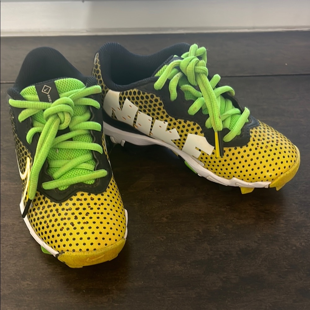 Nike Kids Yellow and Green Baseball Cleats⚾️⚾️